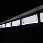 網戸工事　マンション駐車場の網戸工事　横浜の窓リフォーム